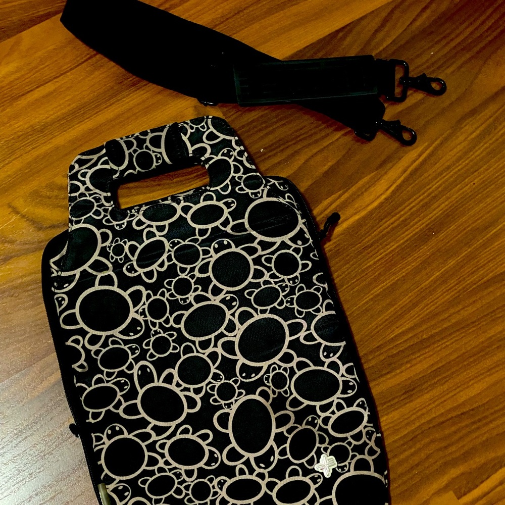 Laptop case\bag &dell/HP laptop charger